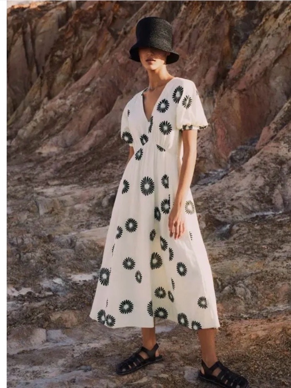 ME+EM Cheesecloth Modern Daisy Print Midi Dress Crème Black Sz 2 - Picture 4 of 17